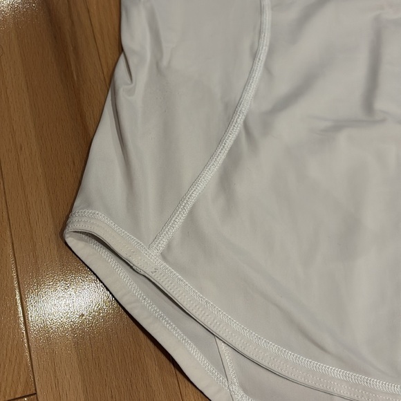 EUC Women's Lululemon White Sculpt II Sleeveless Tank Top - size 8 - Picture 4 of 16